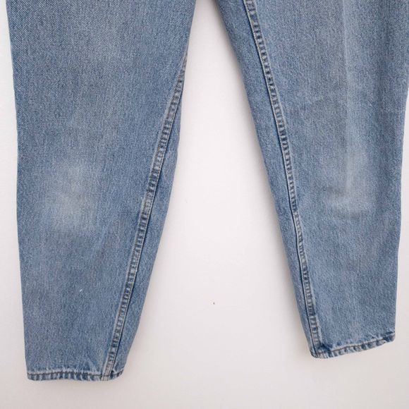 LEVI’S Vintage 550 90’s Light Wash Stonewash High Waisted Mom Jeans - Picture 6 of 9